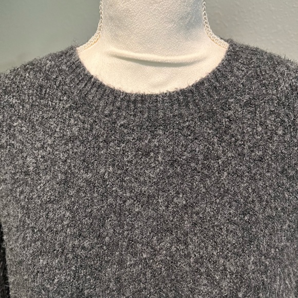 Vigoss Pullover Sweater - Picture 3 of 4